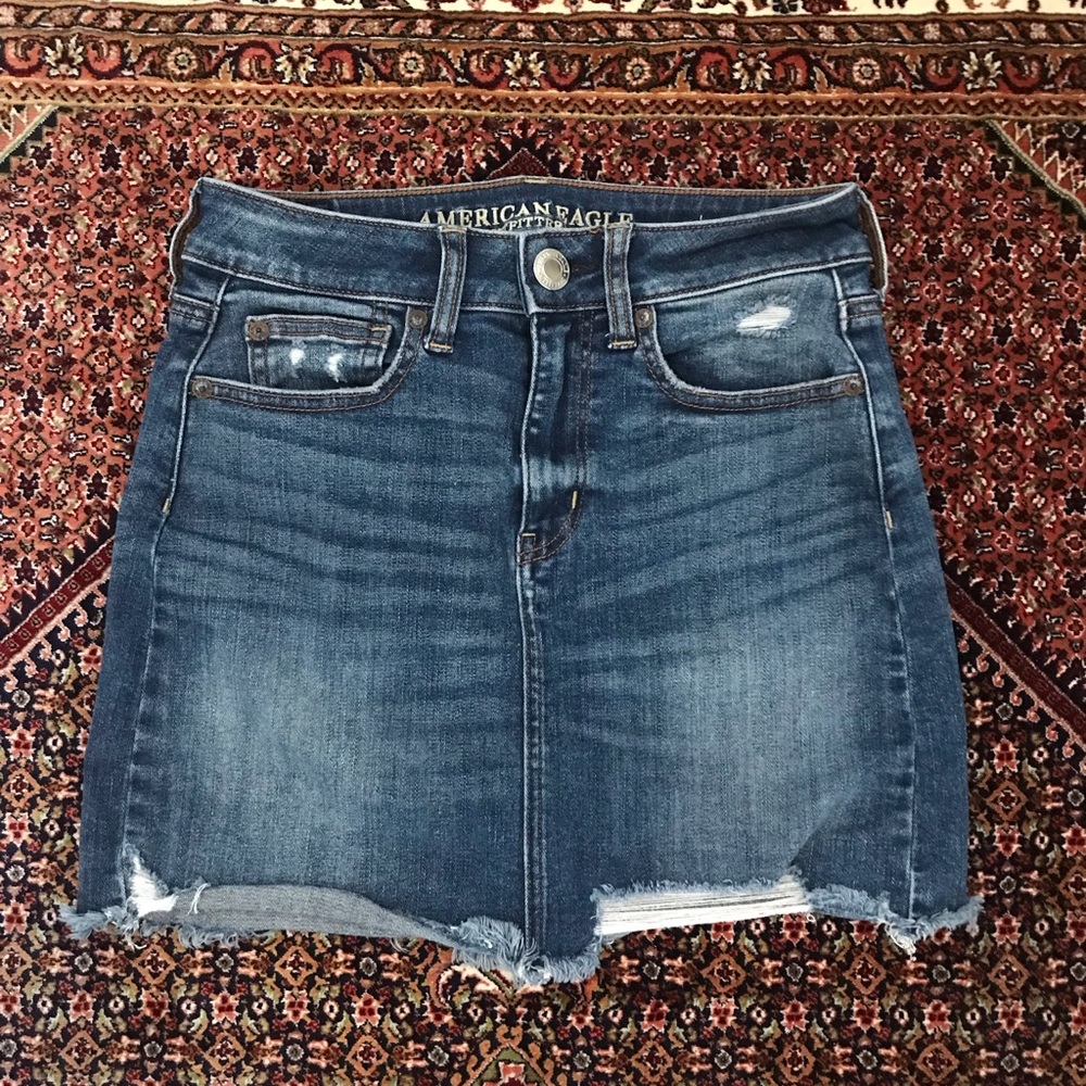 American Eagles Outfitters jean skirt. Super stretch. Worn once.